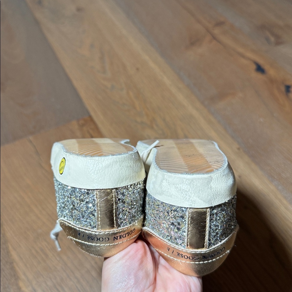 Authentic Girls Golden Goose Sneakers - Picture 5 of 6